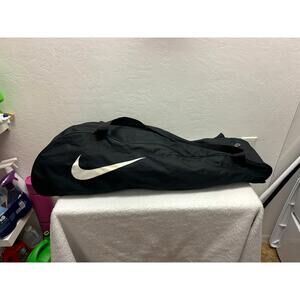 Nike‎ Black Training Duffel Bag With Shoulder Strap Zippered Compartments